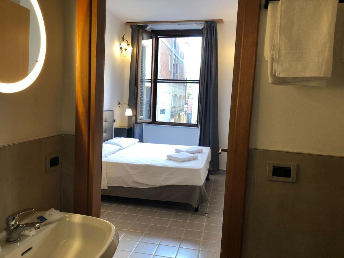 Hotel Francesco Pisa Bagian luar foto